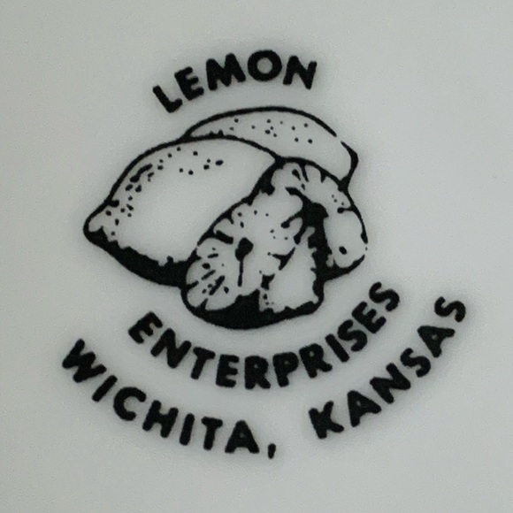 Porcelain box - Picture 8 of 10